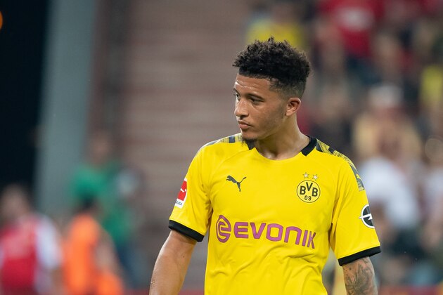 BERLIN, GERMANY - AUGUST 31: Jadon Sancho of Borussia Dortmund looks on during the Bundesliga match between 1. FC Union Berlin and Borussia Dortmund at Stadion An der Alten Foersterei on August 31, 2019 in Berlin, Germany. (Photo by TF-Images/Getty Images)