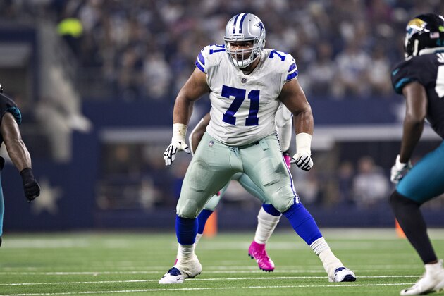 ARLINGTON, TX - OCTOBER 14:  La'el Collins #71 of the Dallas Cowboys drops back to pass block during a game against the Jacksonville Jaguars at AT&T Stadium on October 14, 2018 in Arlington, Texas.  The Cowboys defeated the Jaguars 40-7.  (Photo by Wesley Hitt/Getty Images)