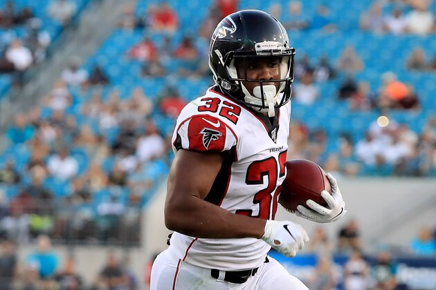 JACKSONVILLE, FLORIDA - AUGUST 29: Qadree Ollison #32 of the Atlanta Falcons runs for yardage during a preseason game against the Jacksonville Jaguars at TIAA Bank Field on August 29, 2019 in Jacksonville, Florida. (Photo by Sam Greenwood/Getty Images)
