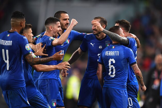 TURIN, ITALY - JUNE 11:  Marco Verratti of Italy celebrates with team-mates after scoring the goal during the UEFA Euro 2020 Qualifier between Italy and Bosnia and Herzegovina at Juventus Stadium on June 11, 2019 in Turin, Italy.  (Photo by Claudio Villa/Getty Images)