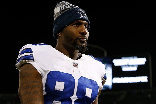 OAKLAND, CA - DECEMBER 17: Dez Bryant #88 of the Dallas Cowboys leaves the field after a win against the Oakland Raiders at Oakland-Alameda County Coliseum on December 17, 2017 in Oakland, California. (Photo by Lachlan Cunningham/Getty Images)