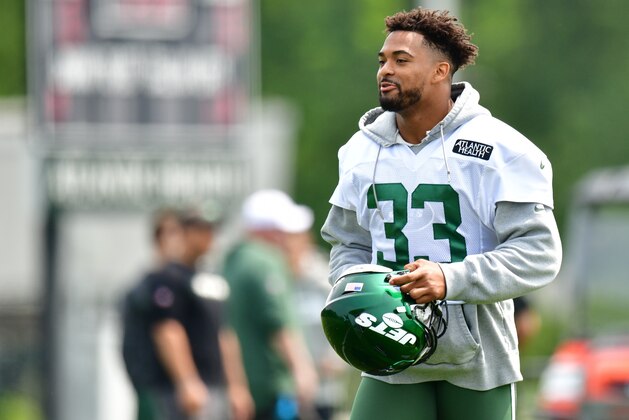 FLORHAM PARK, NJ - JUNE 05: Jamal Adams #33 of the New York Jets performs drills during day two of mandatory minicamp at the Atlantic Health Jets Training Center on June 5, 2019 in Florham Park, New Jersey. (Photo by Mark Brown/Getty Images)