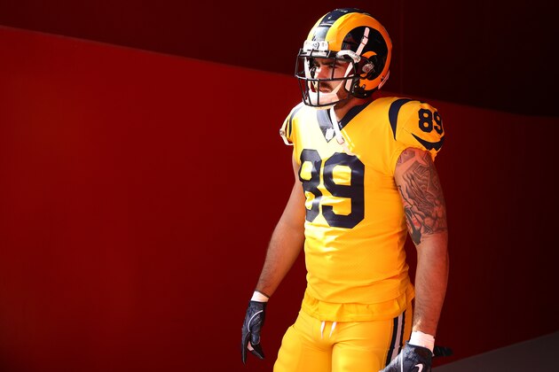 SANTA CLARA, CA - OCTOBER 21: Tyler Higbee #89 of the Los Angeles Rams walks to the field prior to their game against the San Francisco 49ers at Levi's Stadium on October 21, 2018 in Santa Clara, California. (Photo by Ezra Shaw/Getty Images)