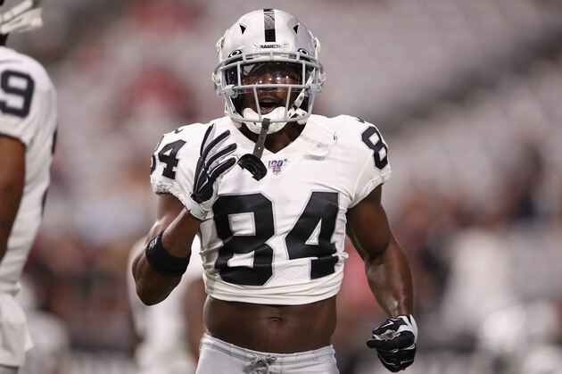 GLENDALE, ARIZONA - AUGUST 15:  Wide receiver Antonio Brown #84 of the Oakland Raiders warms up before the NFL preseason game against the Arizona Cardinals at State Farm Stadium on August 15, 2019 in Glendale, Arizona. (Photo by Christian Petersen/Getty Images)