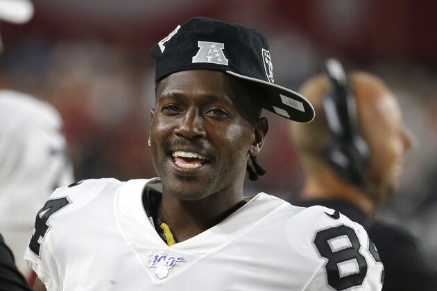 Oakland Raiders wide receiver Antonio Brown (84) during an an NFL preseason football game against the Arizona Cardinals, Thursday, Aug. 15, 2019, in Glendale, Ariz. The Raiders won 33-26. (AP Photo/Rick Scuteri)