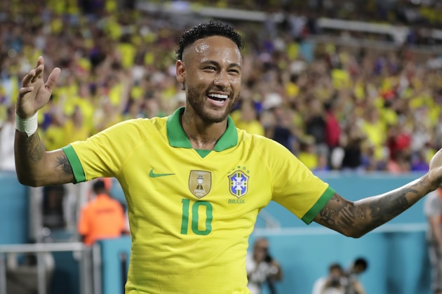 Brazil forward Neymar reacts after kicking a corner kick as an assist on a goal scored by Casemiro during the first half of a friendly soccer match against Colombia, Friday, Sept. 6, 2019, in Miami Gardens, Fla. (AP Photo/Lynne Sladky)