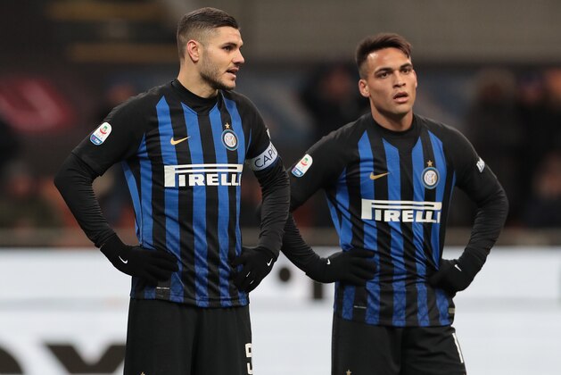 MILAN, ITALY - JANUARY 19:  Mauro Emanuel Icardi and Lautaro Martinez of FC Internazionale look on during the Serie A match between FC Internazionale and US Sassuolo at Stadio Giuseppe Meazza on January 19, 2019 in Milan, Italy.  (Photo by Emilio Andreoli/Getty Images)