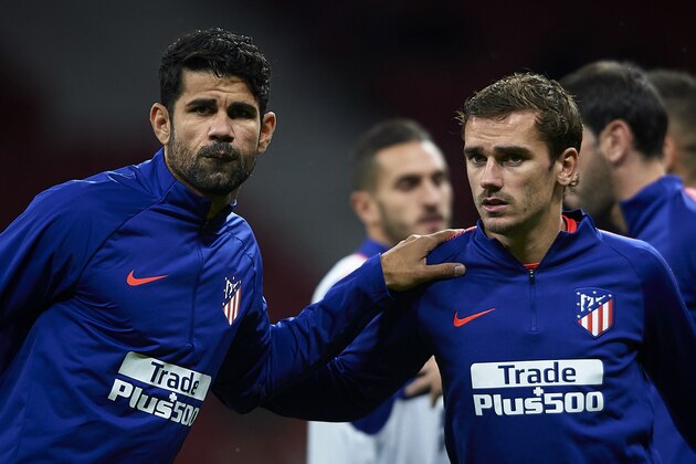 MADRID, SPAIN - OCTOBER 27:  Antoine Griezmann (R) of Club Atletico de Madrid warms up with Diego Costa (L) before to the La Liga match between Club Atletico de Madrid and Real Sociedad at Wanda Metropolitano on October 27, 2018 in Madrid, Spain. (Photo by Quality Sport Images/Getty Images)