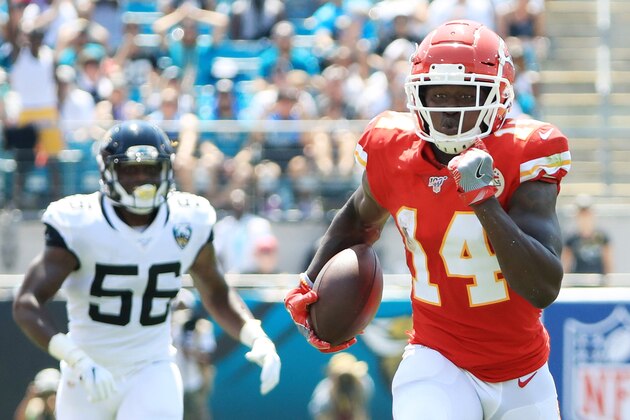 JACKSONVILLE, FLORIDA - SEPTEMBER 08: Wide receiver Sammy Watkins #14 of the Kansas City Chiefs runs a pass reception in for a touchdown in the first quarter of the game against the Jacksonville Jaguars at TIAA Bank Field on September 08, 2019 in Jacksonville, Florida. (Photo by Sam Greenwood/Getty Images)