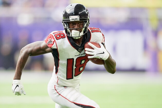 MINNEAPOLIS, MINNESOTA - SEPTEMBER 08: Calvin Ridley #18 of the Atlanta Falcons carries the ball against the Minnesota Vikings during the game at U.S. Bank Stadium on September 8, 2019 in Minneapolis, Minnesota. The Vikings defeated the Falcons 28-12. (Photo by Hannah Foslien/Getty Images)