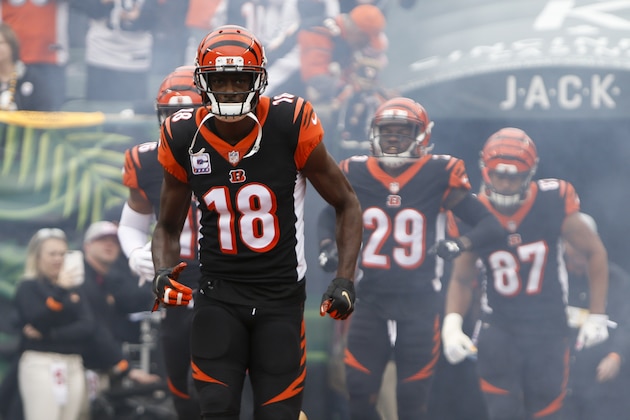 Cincinnati Bengals wide receiver A.J. Green takes the field with his teammates before an NFL football game against the Pittsburgh Steelers, Sunday, Oct. 14, 2018, in Cincinnati. (AP Photo/Frank Victores)
