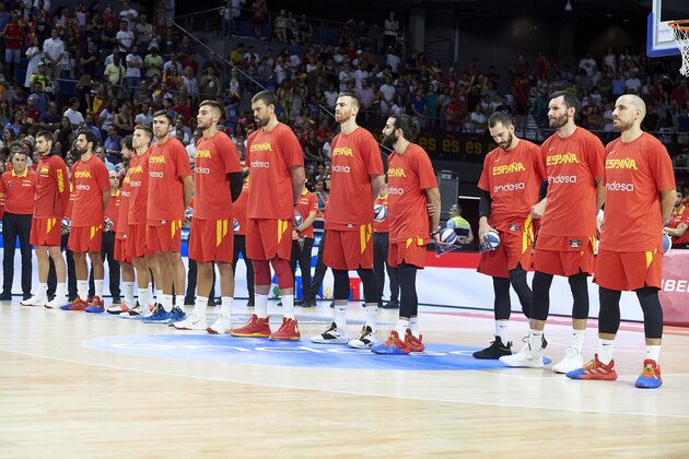 MADRID, SPAIN - AUGUST 22: Spain's Quino Colom, Rudy Fernandez, Pau Ribas, Ricky Rubio, Victor Claver, Marc Gasol, Willy Hernangomez, Pierre Oriola, Xavi Rabaseda, Sergio Llull, Javier Beiran and Juancho Hernangomez during a friendly match between Spain and the Dominican Republic at Wizink Center on August 22, 2019 in Madrid, Spain. (Photo by Borja B. Hojas/Getty Images)