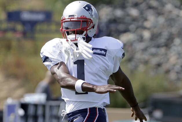 New England Patriots wide receiver Antonio Brown works out during an NFL football practice, Wednesday, Sept. 11, 2019, in Foxborough, Mass. (AP Photo/Steven Senne)