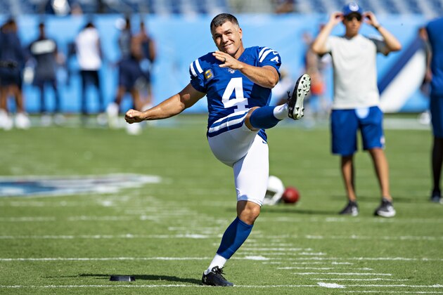 NASHVILLE, TN - SEPTEMBER 15:  Adam Vinatieri #4 of the Indianapolis Colts warms up before a game against the Tennessee Titans at Nissan Stadium on September 15, 2019 in Nashville,Tennessee.   (Photo by Wesley Hitt/Getty Images)