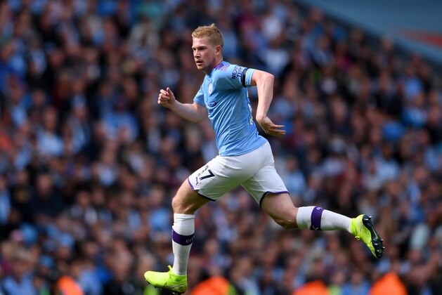 MANCHESTER, ENGLAND - AUGUST 31: Kevin De Bruyne of Manchester City in action during the Premier League match between Manchester City and Brighton & Hove Albion at Etihad Stadium on August 31, 2019 in Manchester, United Kingdom. (Photo by Laurence Griffiths/Getty Images)