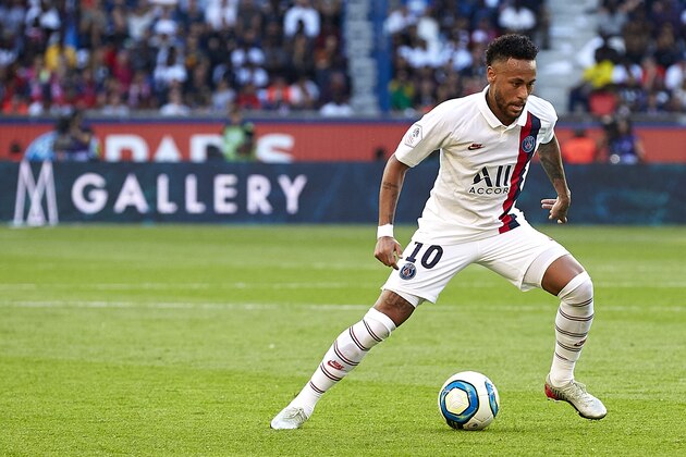 PARIS, FRANCE - SEPTEMBER 14: Neymar Jr of Paris Saint-Germain in action during the Ligue 1 match between Paris Saint-Germain and RC Strasbourg at Parc des Princes on September 14, 2019 in Paris, France. (Photo by Quality Sport Images/Getty Images)