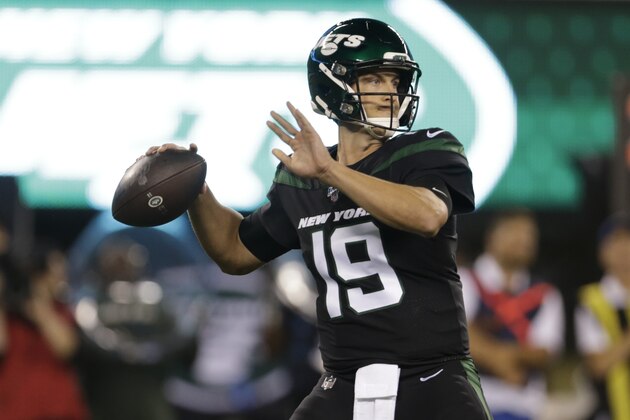 New York Jets' Trevor Siemian (19) throws a pass during the first half of an NFL football game against the Cleveland Browns Monday, Sept. 16, 2019, in East Rutherford, N.J. (AP Photo/Adam Hunger)