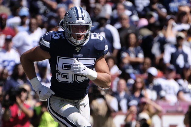 Dallas Cowboys outside linebacker Leighton Vander Esch chases the ball carrier during an NFL football game against the Washington Redskins, Sunday, Sept. 15, 2019, in Landover, Md. (AP Photo/Mark Tenally)