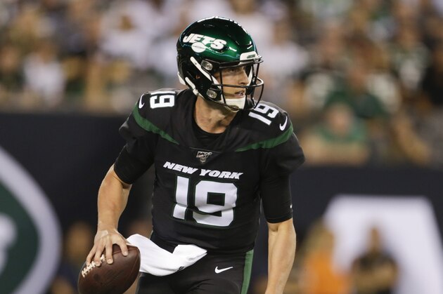 New York Jets quarterback Trevor Siemian (19) looks to make a pass during the first half of an NFL football game against the Cleveland Browns, Monday, Sept. 16, 2019, in East Rutherford, N.J. (AP Photo/Adam Hunger)
