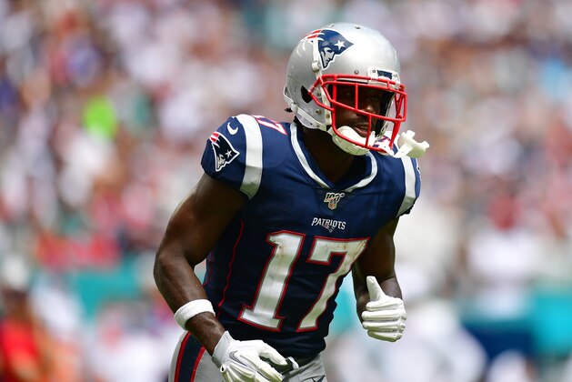 MIAMI, FLORIDA - SEPTEMBER 15: Antonio Brown #17 of the New England Patriots in action against the Miami Dolphins at Hard Rock Stadium on September 15, 2019 in Miami, Florida. (Photo by Mark Brown/Getty Images)