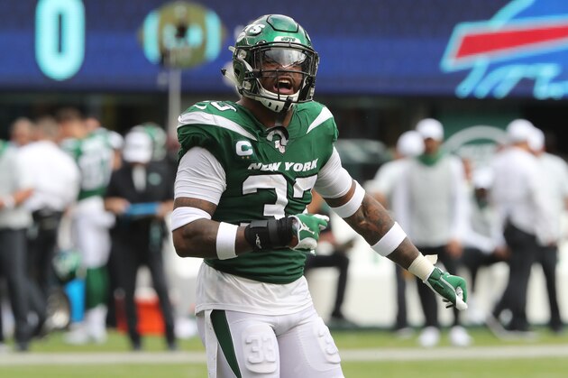 EAST RUTHERFORD, NJ - SEPTEMBER 08:  Safety Jamal Adams #33 of the New York Jets in action against the Buffalo Bills at MetLife Stadium on September 8, 2019 in East Rutherford, New Jersey. (Photo by Al Pereira/Getty Images)