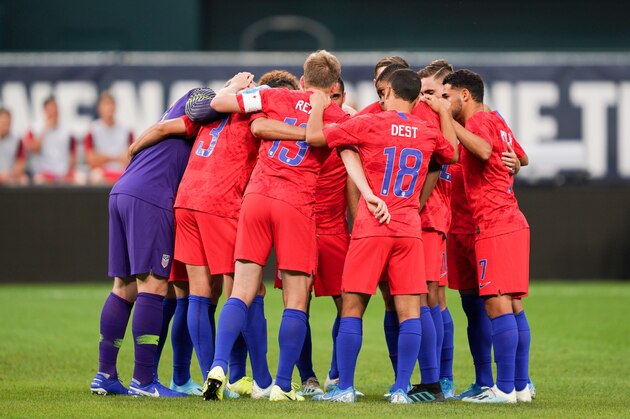 SAINT LOUIS, MO - SEPTEMBER 10: USMNT huddle during their International Friendly soccer match Uruguay at Busch Stadium, on September 10, 2019 in St. Louis, MO. (Photo by John Todd/ISI Photos/Getty Images)