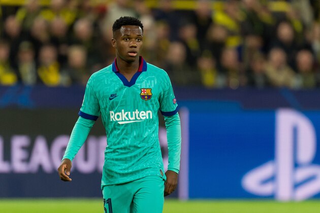 DORTMUND, GERMANY - SEPTEMBER 17: Ansu Fati of FC Barcelona looks on during the UEFA Champions League group F match between Borussia Dortmund and FC Barcelona at Signal Iduna Park on September 17, 2019 in Dortmund, Germany. (Photo by TF-Images/Getty Images) DORTMUND, GERMANY - SEPTEMBER 17: Ansu Fati of FC Barcelona looks on during the UEFA Champions League group F match between Borussia Dortmund and FC Barcelona at Signal Iduna Park on September 17, 2019 in Dortmund, Germany. (Photo by TF-Images/Getty Images)