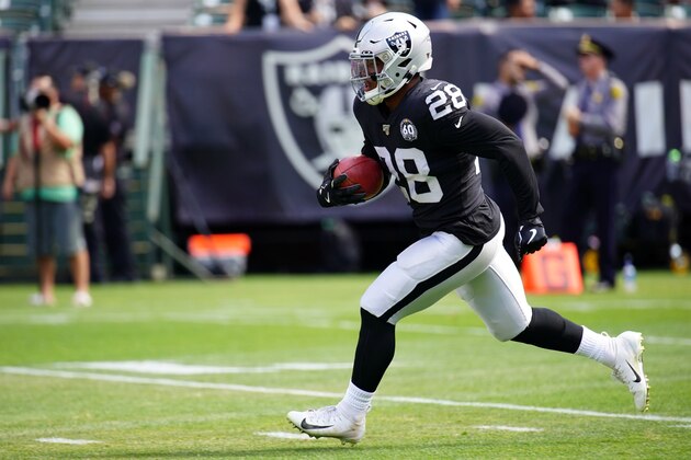 OAKLAND, CALIFORNIA - SEPTEMBER 15: Josh Jacobs #28 of the Oakland Raiders warms up prior to the game against the Kansas City Chiefs at RingCentral Coliseum on September 15, 2019 in Oakland, California. (Photo by Daniel Shirey/Getty Images)