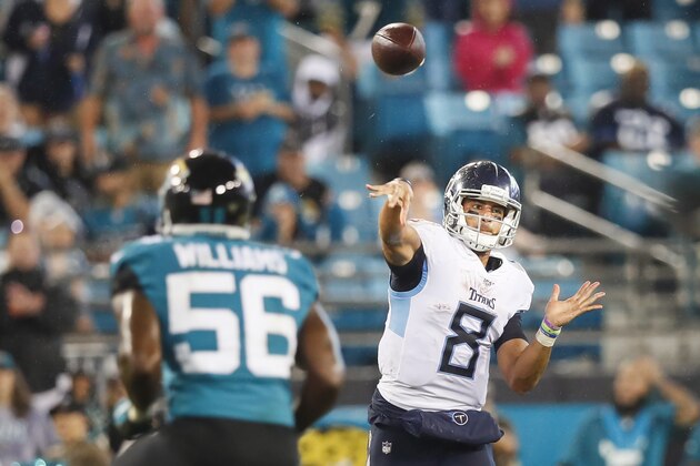 JACKSONVILLE, FLORIDA - SEPTEMBER 19: Marcus Mariota #8 of the Tennessee Titans throws a pass during the second quarter against the Jacksonville Jaguars at TIAA Bank Field on September 19, 2019 in Jacksonville, Florida. (Photo by James Gilbert/Getty Images)