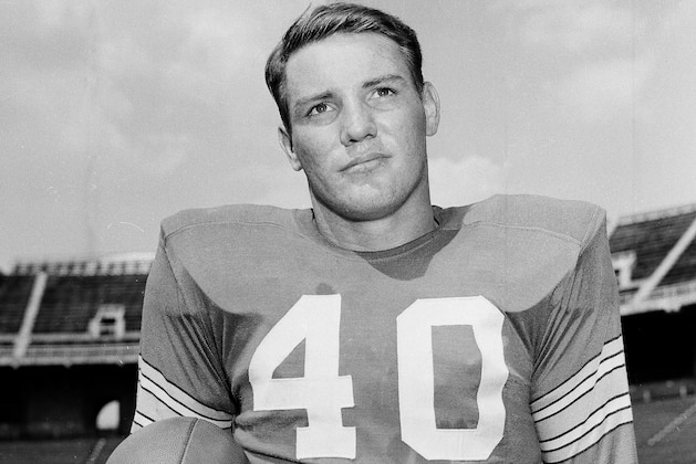 Ohio State University left halfback, Howard (Hopalong) Cassady, junior from Columbus, Ohio, in action January 3,1955. (AP Photo/Harold Valentine)