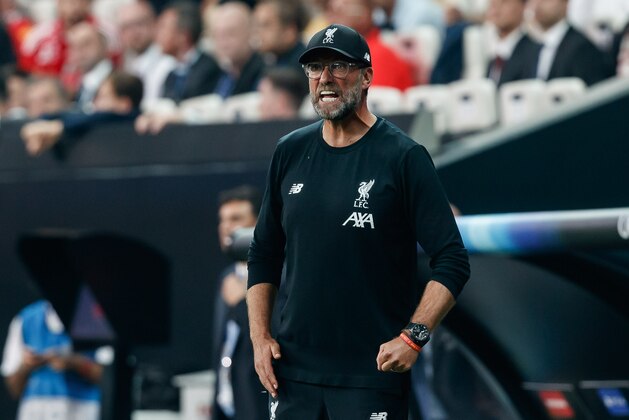 ISTANBUL, TURKEY - AUGUST 14: Head coach Juergen Klopp of Liverpool FC gestures during the UEFA Super Cup match between FC Liverpool and FC Chelsea at Vodafone Park on August 14, 2019 in Istanbul, Turkey. (Photo by TF-Images/ Getty Images)