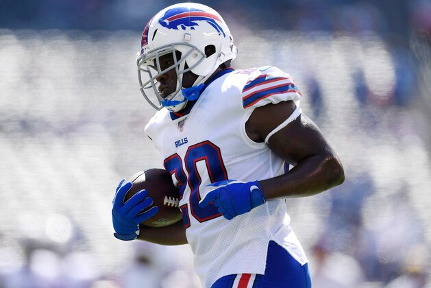 EAST RUTHERFORD, NEW JERSEY - SEPTEMBER 15: Frank Gore #20 warms up before the game against the New York Giants at MetLife Stadium on September 15, 2019 in East Rutherford, New Jersey. (Photo by Sarah Stier/Getty Images)