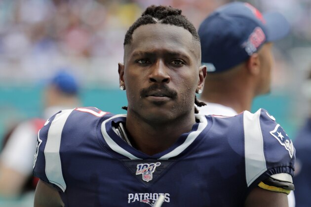 El wide receiver Antonio Brown de los Patriots de Nueva Inglaterra durante el partido ante los Dolphins de Miami, el domingo 15 de septiembre de 2019, en Miami Gardens, Florid. (AP Foto/Lynne Sladky, archivo)