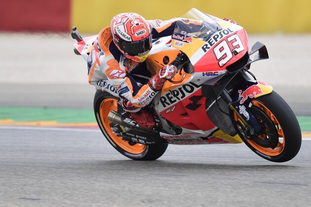 Repsol Honda Team's Spanish rider Marc Marquez rides during the MotoGP race of the Moto Grand Prix of Aragon at the Motorland circuit in Alcaniz on September 22, 2019. (Photo by JAVIER SORIANO / AFP)        (Photo credit should read JAVIER SORIANO/AFP/Getty Images)