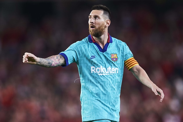 GRANADA, SPAIN - SEPTEMBER 21: Lionel Messi of FC Barcelona reacts during the Liga match between Granada CF and FC Barcelona at Estadio Nuevo Los Carmenes on September 21, 2019 in Granada, Spain. (Photo by Aitor Alcalde/Getty Images)