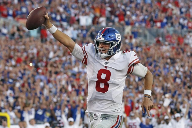 New York Giants quarterback Daniel Jones (8) runs 7-yards for a touchdown during the second half of an NFL football game against the Tampa Bay Buccaneers Sunday, Sept. 22, 2019, in Tampa, Fla. (AP Photo/Mark LoMoglio)