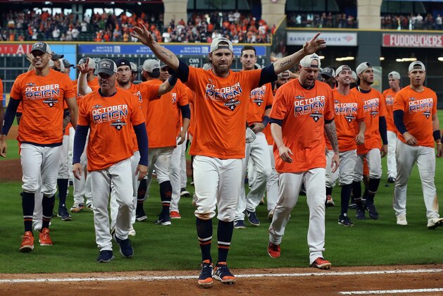 HOUSTON, TEXAS - SEPTEMBER 22: Josh Reddick #22 of the Houston Astros and the team acknowledges the crowd after winning the American League West Division after defeating the Los Angeles Angels at Minute Maid Park on September 22, 2019 in Houston, Texas. (Photo by Bob Levey/Getty Images) HOUSTON, TEXAS - SEPTEMBER 22: Josh Reddick #22 of the Houston Astros and the team acknowledges the crowd after winning the American League West Division after defeating the Los Angeles Angels at Minute Maid Park on September 22, 2019 in Houston, Texas. (Photo by Bob Levey/Getty Images)