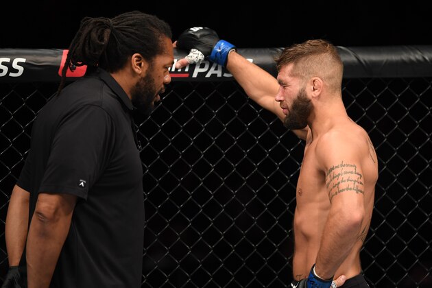 MEXICO CITY, MEXICO - SEPTEMBER 21:  Jeremy Stephens stands in his corner after an accidental eye poke in his featherweight bout against Yair Rodriguez of Mexico during the UFC Fight Night event on September 21, 2019 in Mexico City, Mexico. (Photo by Josh Hedges/Zuffa LLC/Zuffa LLC via Getty Images)