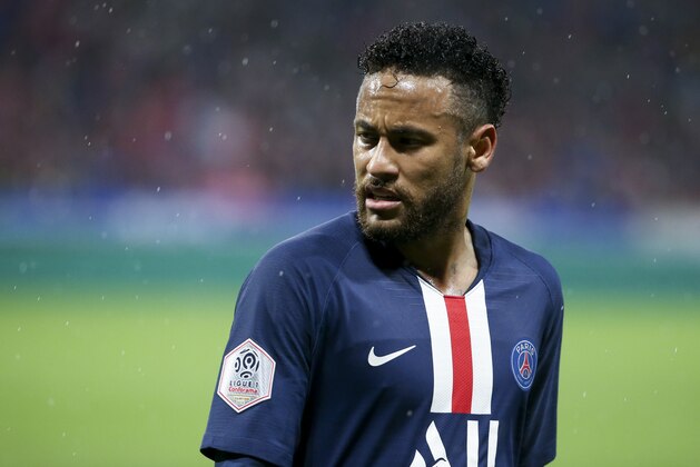 LYON, FRANCE - SEPTEMBER 22: Neymar Jr of PSG during the Ligue 1 match between Olympique Lyonnais (OL) and Paris Saint-Germain (PSG) on September 22, 2019 in Decines near Lyon, France. (Photo by Jean Catuffe/Getty Images)
