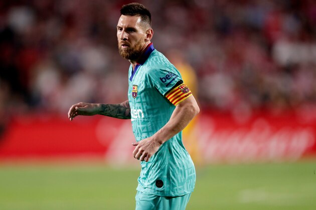 GRANADA, SPAIN - SEPTEMBER 21: Lionel Messi of FC Barcelona  during the La Liga Santander  match between Granada v FC Barcelona at the Nuevo Estadio de Los Cármenes on September 21, 2019 in Granada Spain (Photo by Jeroen Meuwsen/Soccrates/Getty Images)