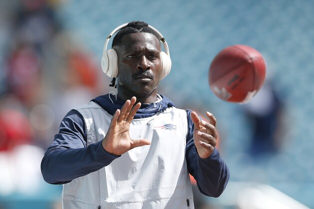 MIAMI, FLORIDA - SEPTEMBER 15:  Antonio Brown #17 of the New England Patriots warms up prior to the game between the Miami Dolphins and the New England Patriots at Hard Rock Stadium on September 15, 2019 in Miami, Florida. (Photo by Michael Reaves/Getty Images)