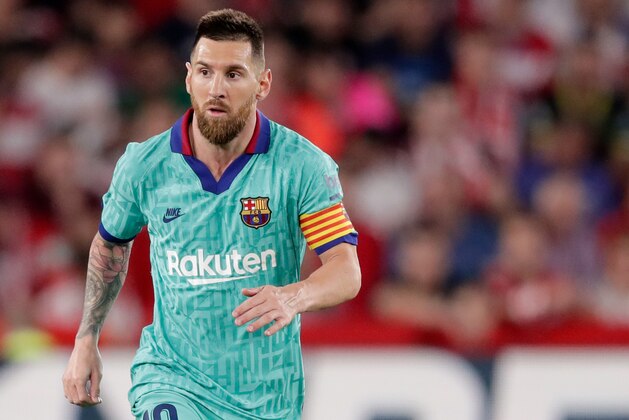 GRANADA, SPAIN - SEPTEMBER 21: Lionel Messi of FC Barcelona  during the La Liga Santander  match between Granada v FC Barcelona at the Nuevo Estadio de Los Cármenes on September 21, 2019 in Granada Spain (Photo by Jeroen Meuwsen/Soccrates/Getty Images)