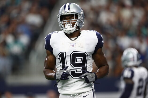 ARLINGTON, TEXAS - SEPTEMBER 22:  Amari Cooper #19 of the Dallas Cowboys  at AT&T Stadium on September 22, 2019 in Arlington, Texas. (Photo by Ronald Martinez/Getty Images)