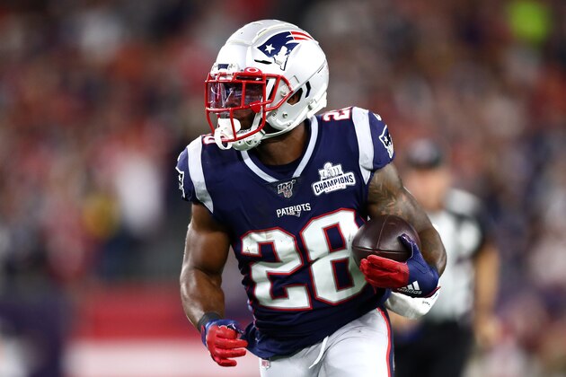 FOXBOROUGH, MASSACHUSETTS - SEPTEMBER 08: James White #28 of the New England Patriots runs with the ball during the game against the Pittsburgh Steelers at Gillette Stadium on September 08, 2019 in Foxborough, Massachusetts. (Photo by Adam Glanzman/Getty Images)