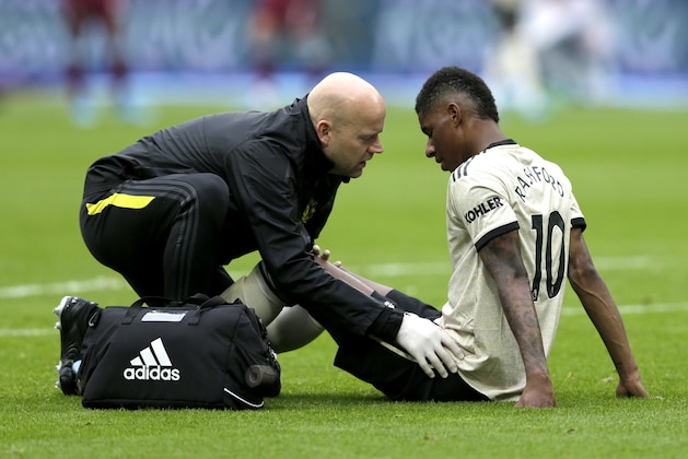 LONDON, ENGLAND - SEPTEMBER 22: An injured Marcus Rashford of Manchester United during the Premier League match between West Ham United and Manchester United at London Stadium on September 22, 2019 in London, United Kingdom. (Photo by Henry Browne/Getty Images) LONDON, ENGLAND - SEPTEMBER 22: An injured Marcus Rashford of Manchester United during the Premier League match between West Ham United and Manchester United at London Stadium on September 22, 2019 in London, United Kingdom. (Photo by Henry Browne/Getty Images)
