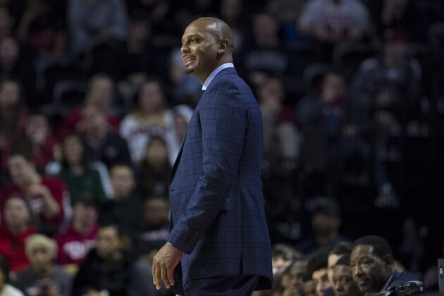 PHILADELPHIA, PA - JANUARY 24: Head coach Penny Hardaway of the Memphis Tigers looks on against the Temple Owls at the Liacouras Center on January 24, 2019 in Philadelphia, Pennsylvania. (Photo by Mitchell Leff/Getty Images)