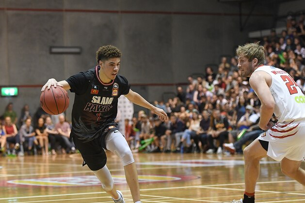 KINGBOROUGH, AUSTRALIA - SEPTEMBER 20: LaMelo Ball drives to the basket during the NBL Blitz pre-season match between Illawarra Hawks and Perth Wildcats at Kingborough Sports Centre on September 20, 2019 in Kingborough, Australia. (Photo by Steve Bell/Getty Images)