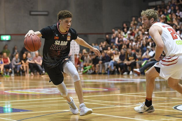 KINGBOROUGH, AUSTRALIA - SEPTEMBER 20: LaMelo Ball drives to the basket during the NBL Blitz pre-season match between Illawarra Hawks and Perth Wildcats at Kingborough Sports Centre on September 20, 2019 in Kingborough, Australia. (Photo by Steve Bell/Getty Images)
