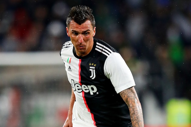 TURIN, ITALY - MAY 19: Mario Mandzukic of Juventus in action during the Serie A match between Juventus and Atalanta BC at Allianz Stadium on May 19, 2019 in Turin, Italy. (Photo by Chris Brunskill/Fantasista/Getty Images)