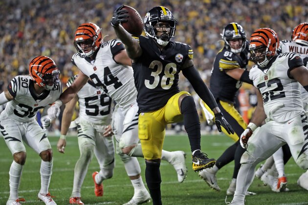 Pittsburgh Steelers running back Jaylen Samuels (38) scores on a two-yard run during the second half of an NFL football game against the Cincinnati Bengals in Pittsburgh, Monday, Sept. 30, 2019. (AP Photo/Don Wright)